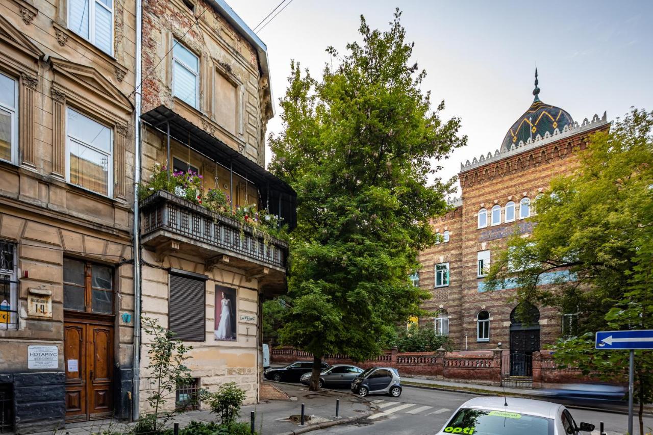 Leontovycha Apartment Lviv Bagian luar foto